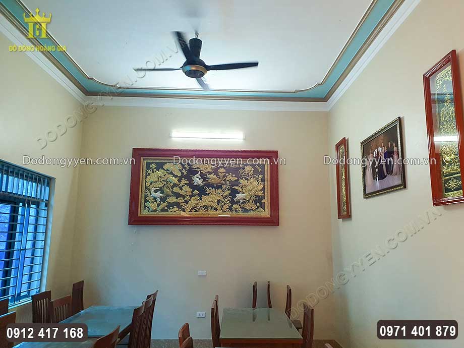 H&igrave;nh ảnh bức tranh được treo tại nh&agrave; kh&aacute;ch h&agrave;ng